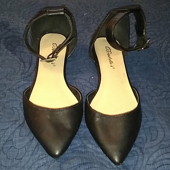 Shoes - Picture 2 of 6